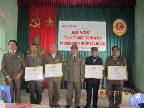 Lãnh đạo Uỷ ban MTTQ huyện thăm, tặng quà chúc mừng các giáo họ Hoàng Lương và giáo họ Hoàng Vân nhân dịp Giáng sinh năm&nbsp;2022