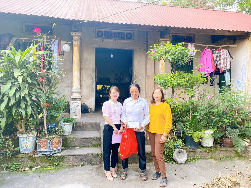 Hiệp Hoà: Gói bánh chưng, trao quà từ thiện của những tấm lòng nhân&nbsp;ái