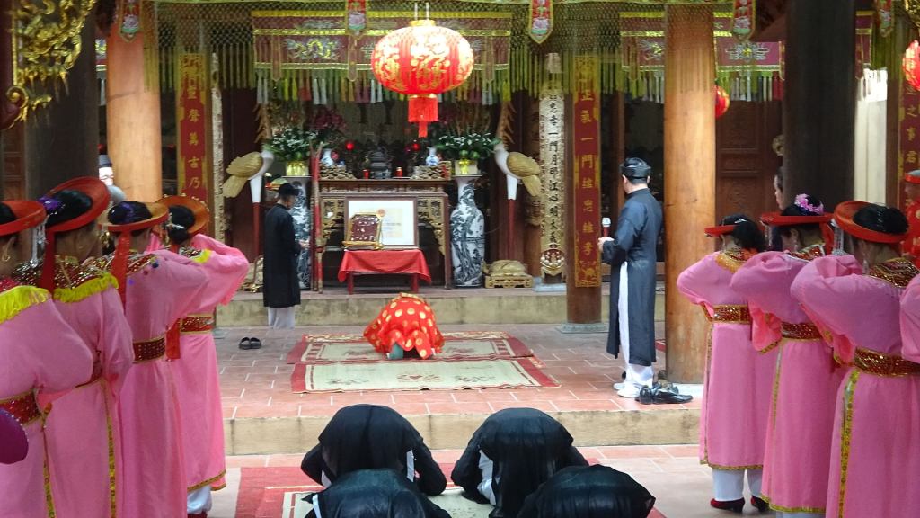 Độc đáo tỉnh Bắc Giang: Lễ hội tung hoa nghè Ngũ Giáp xã Mai Đình, huyện Hiệp&nbsp;Hoà