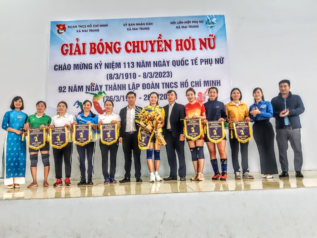 Đoàn thanh niên &Hội LHPN xã Mai Trung tổ chức giao hữu bóng chuyền&nbsp;hơi