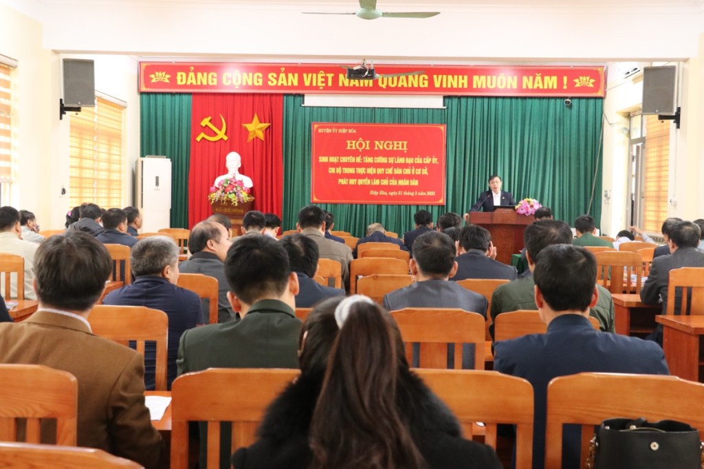 Hiệp Hòa sinh hoạt chuyên đề “Tăng cường sự lãnh đạo của cấp ủy, chi bộ trong thực hiện quy chế dân chủ ở cơ sở, phát huy quyền làm chủ của nhân&nbsp;dân”