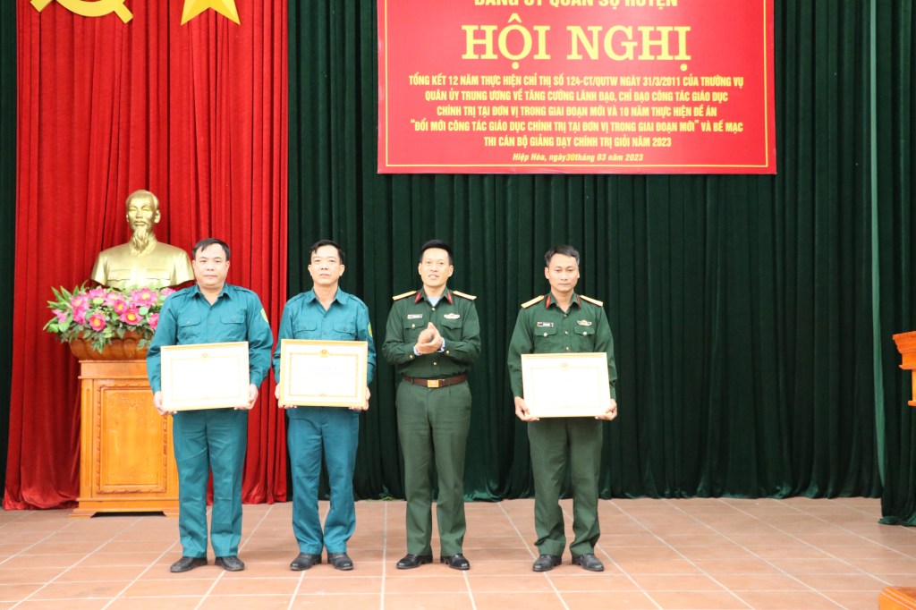 Hiệp Hoà: BCH quân sự huyện tổ chức hội nghị tổng kết 12 năm thực hiện chỉ thị số&nbsp;124-CT/QUTW