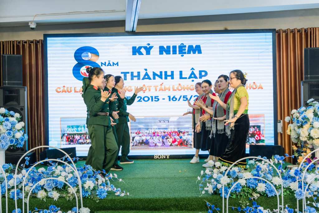 CLB Chung một tấm lòng kỷ niệm 8 năm Ngày thành&nbsp;lập