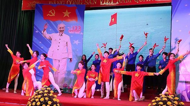 Sắt son niềm tin với Đảng qua từng trang&nbsp;viết