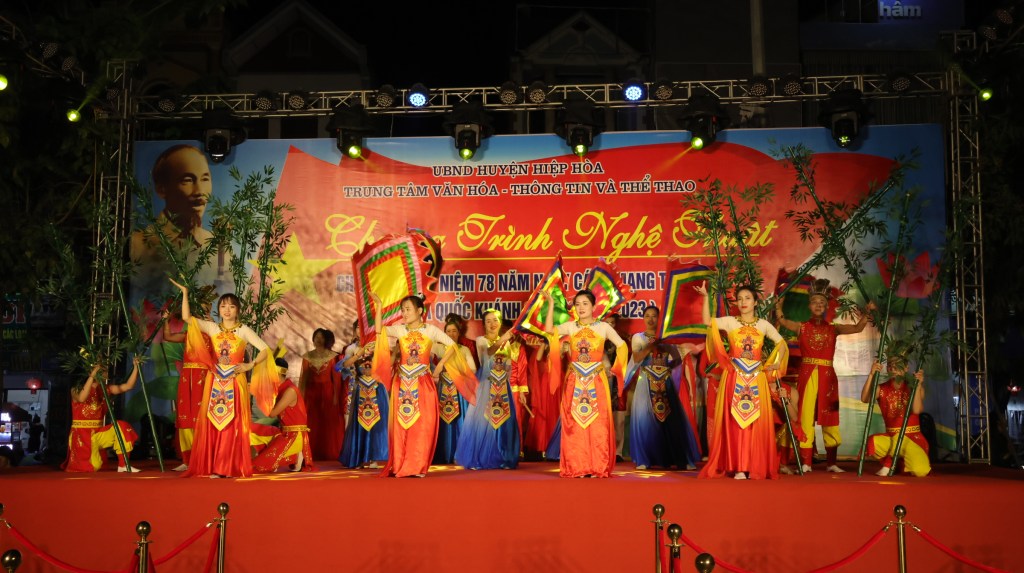 Hiệp Hòa tổ chức Chương trình biểu diễn nghệ thuật chào mừng Quốc&nbsp;khánh