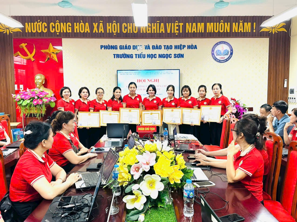 Công đoàn trường tiểu học Ngọc Sơn tổ chức hoạt động chào mừng Ngày Phụ nữ Việt&nbsp;Nam