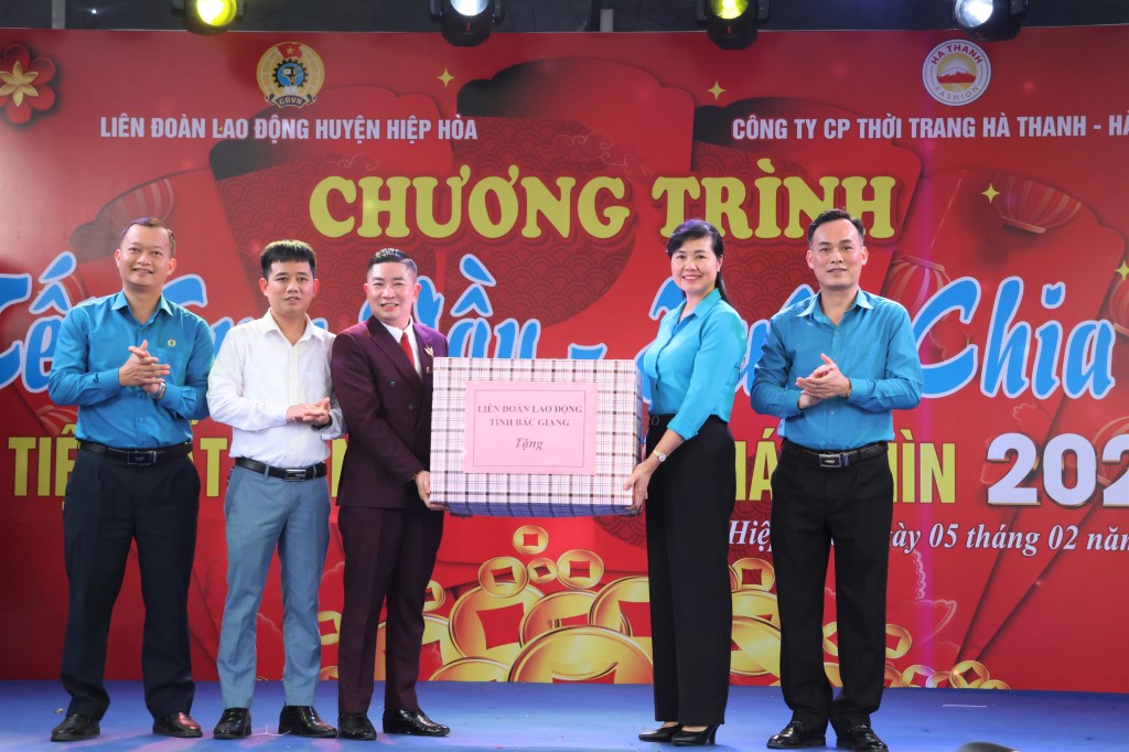 Hiệp Hòa tổ chức Chương trình “Tết sum vầy – Xuân chia sẻ” năm&nbsp;2024