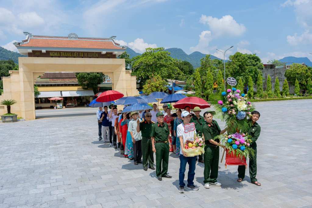 Đoàn CCB – CLB Chung một tấm lòng dâng hương tri ân các Anh hùng liệt sỹ tại Hà&nbsp;Giang