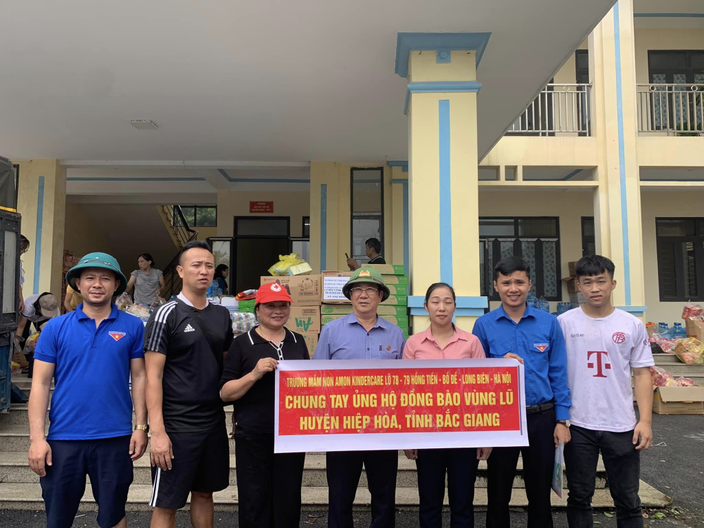 Trường MN Amon Kin Dercare Long Biên – Hà Nội ủng hộ bà con vùng lũ Hiệp&nbsp;Hoà