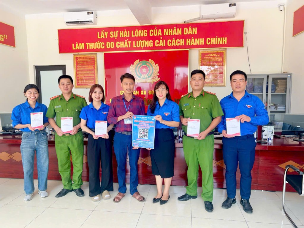 Đoan Bái: Ra mắt công trình thanh niên “Sổ tay phòng, chống tội phạm lừa đảo trên không gian&nbsp;mạng”