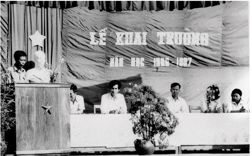 Một thời và mãi mãi- Tự truyện của tác giả Nguyễn Văn Kỳ ( Chương III- Một thời giảng&nbsp;viên).