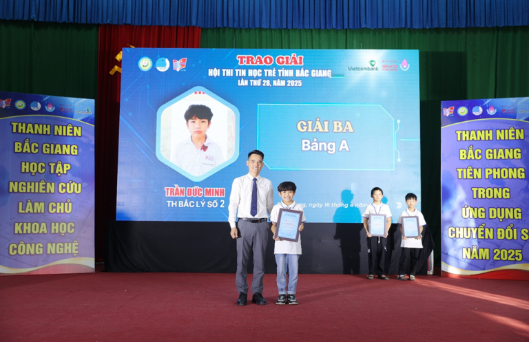 Trần Đức Minh – Học sinh giỏi xuất&nbsp;sắc