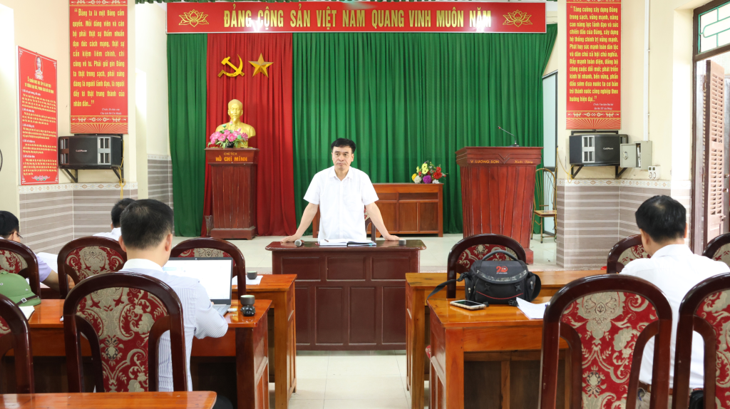 Hiệp Hoà: Chủ tịch UBND xã Nguyễn Xuân Thảo làm việc với nhân dân các thôn về triển khai dự án giao thông nội&nbsp;thị.