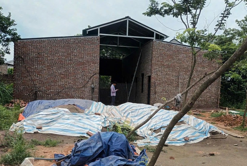 Xuân Cẩm tuyên truyền, vận động người dân tự giác tháo dỡ công trình vi phạm đất&nbsp;đai