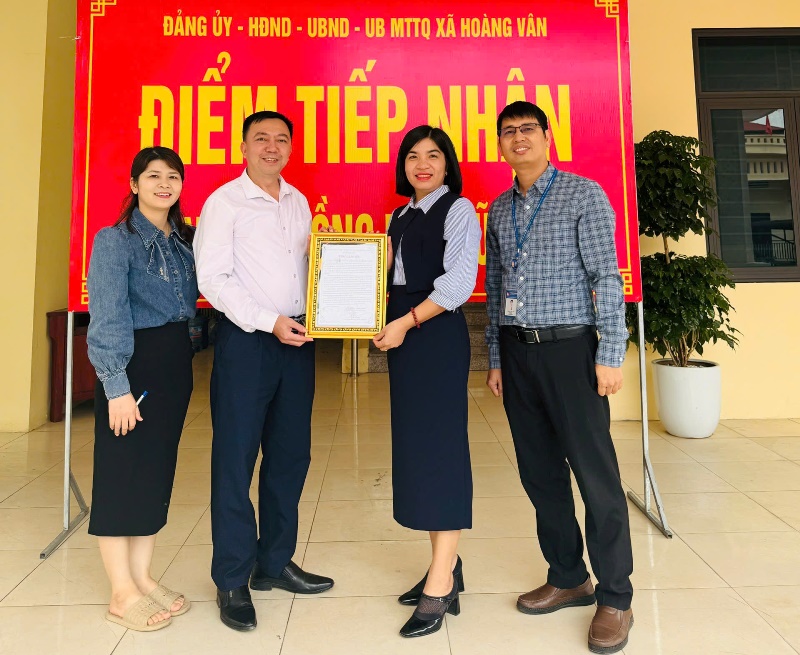 Công ty TNHH KHKT Fu Hai ủng hộ nhân dân xã Hoàng Vân khắc phục hậu quả sau&nbsp;bão