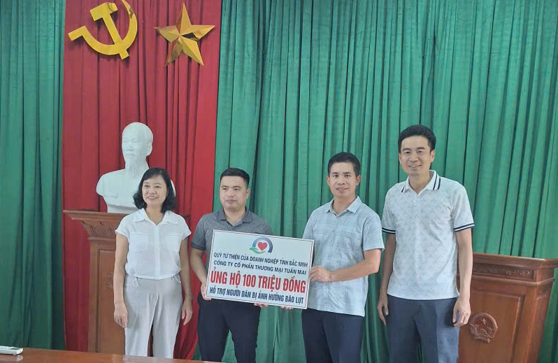 Doanh nghiệp tỉnh chung tay hỗ trợ người dân vùng lũ xã Xuân&nbsp;Cẩm