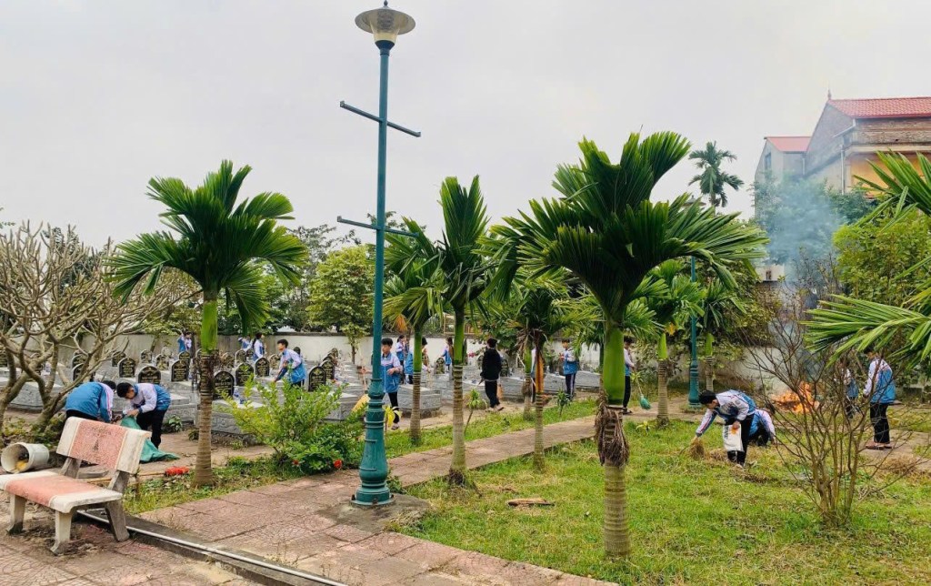 Đoàn xã Xuân Cẩm- Bắc Ninh ra quân “Ngày Chủ nhật&nbsp;xanh”.