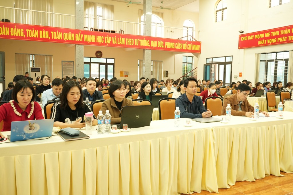 Xã Hợp Thịnh tổ chức lớp tập huấn ứng dụng trí tuệ nhân tạo&nbsp;(AI)