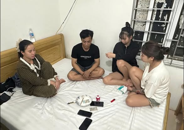 Khởi tố 4 đối tượng tổ chức sử dụng, tàng trữ trái phép chất ma&nbsp;tuý