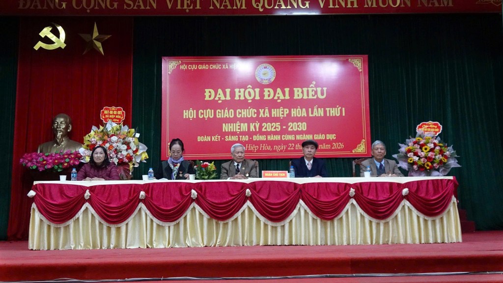 Hội Cựu Giáo chức xã Hiệp Hoà- Bắc Ninh tổ chức Đại hội thành công tốt&nbsp;đẹp.