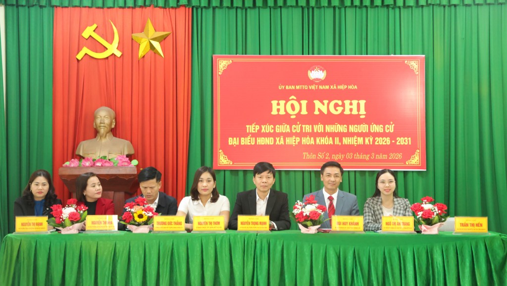 8 ứng cử viên đơn vị bầu cử số 1 tiếp xúc cử tri, vận động bầu cử tại thôn số 1, thôn số 2 xã Hiệp&nbsp;Hòa