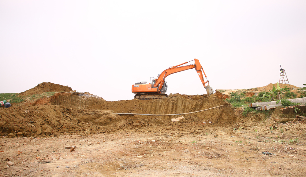 Chủ tịch UBND tỉnh Phạm Hoàng Sơn kiểm tra tiến độ thi công dự án xây dựng khẩn cấp Trạm bơm Cẩm&nbsp;Bào