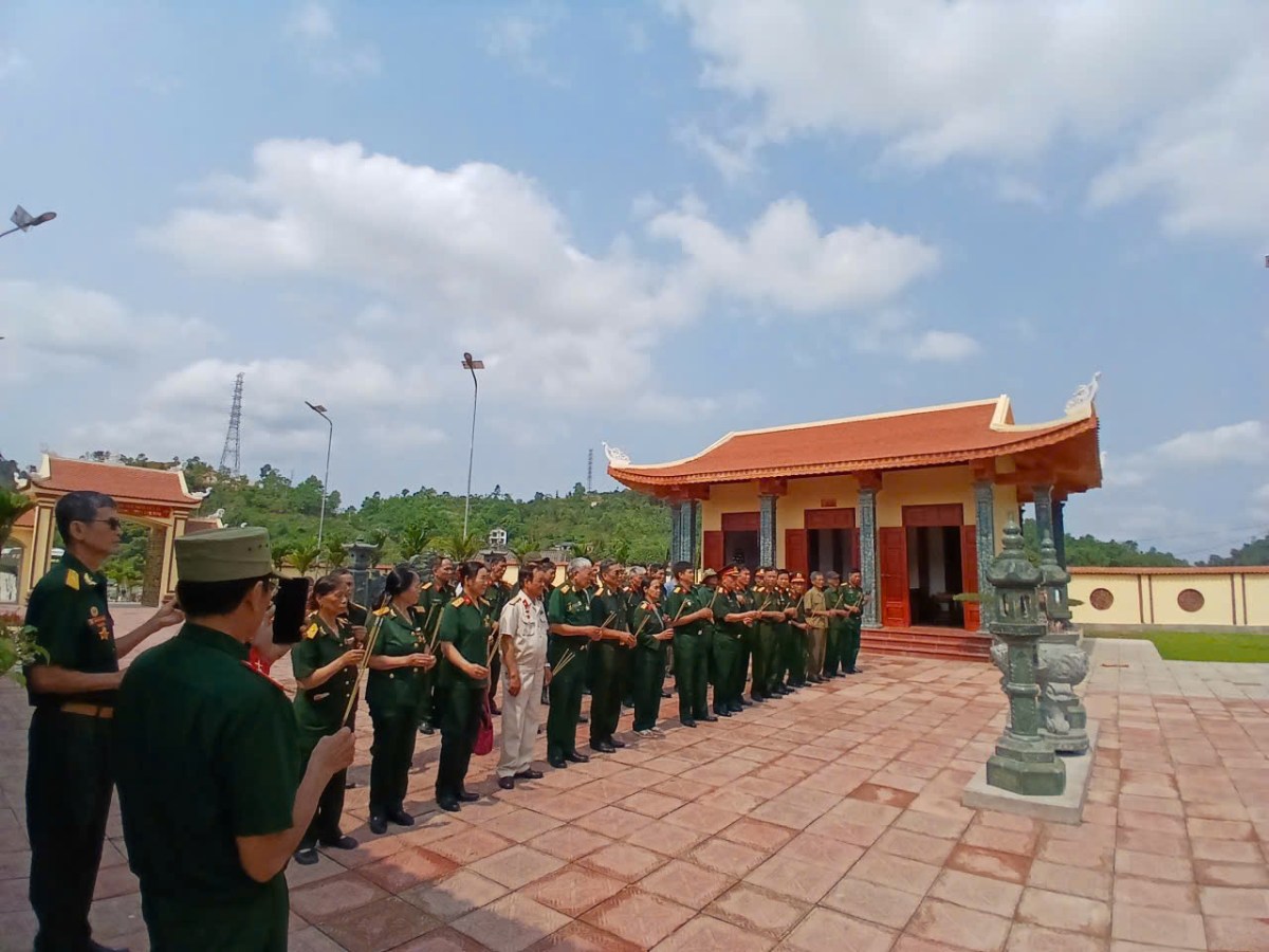 Hành trình về nguồn: Ban liên lạc CCB, CQN Sư đoàn 3 tri ân đồng đội tại Đồng Đăng- Lạng&nbsp;Sơn