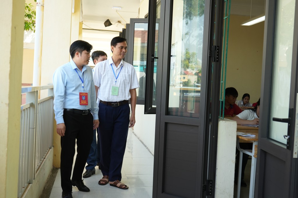 Ngày đầu kỳ thi vào lớp 10 tại Trường THPT Hiệp Hòa số 3 diễn ra nghiêm túc, an&nbsp;toàn