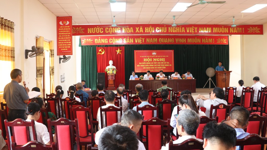 Tổ đại biểu HĐND xã tiếp xúc cử tri trước kỳ&nbsp;họp
