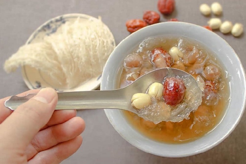 Tổ yến là một thực phẩm bổ dưỡng, nhưng mức độ “thần kỳ” thường bị quảng cáo quá&nbsp;mức