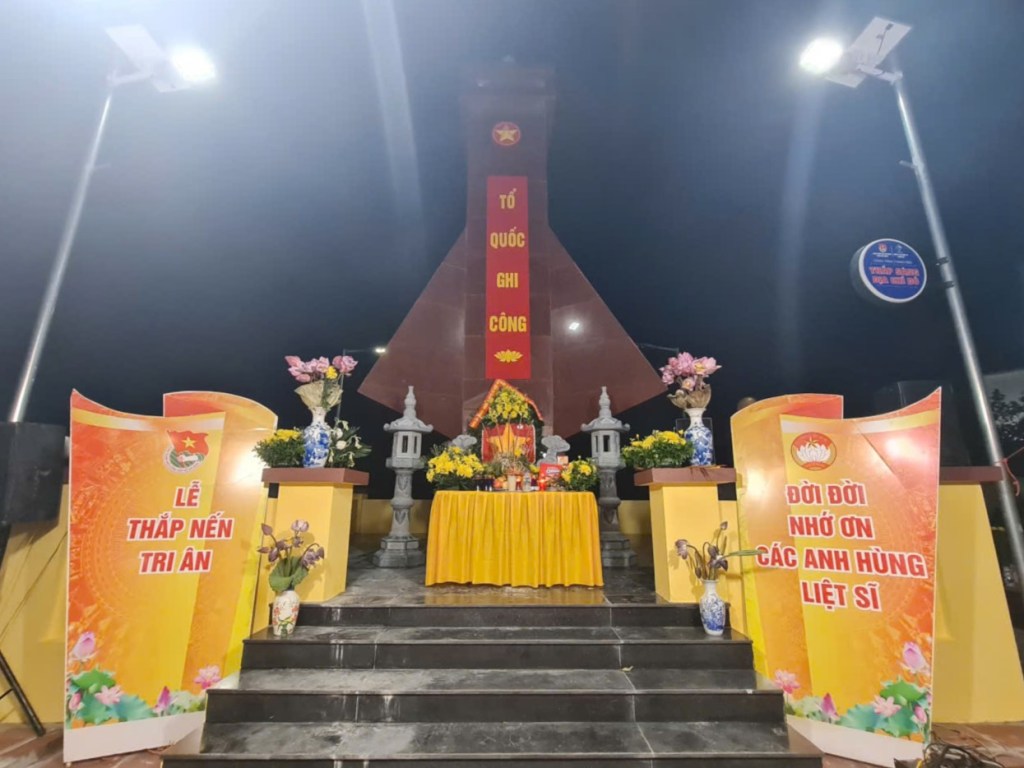 Hiệp Hòa- Bắc Ninh: Gần 1000 ngọn nến được thắp sáng tại 6 nghĩa trang liệt sĩ trên địa bàn&nbsp;xã