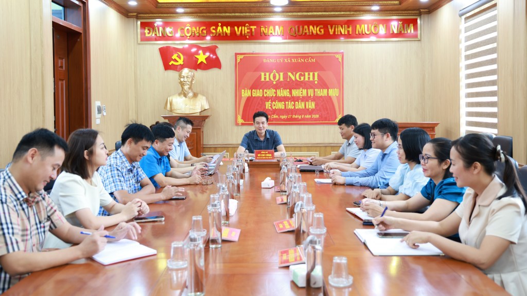 Xuân Cẩm tổ chức bàn giao chức năng, nhiệm vụ tham mưu về công tác dân&nbsp;vận