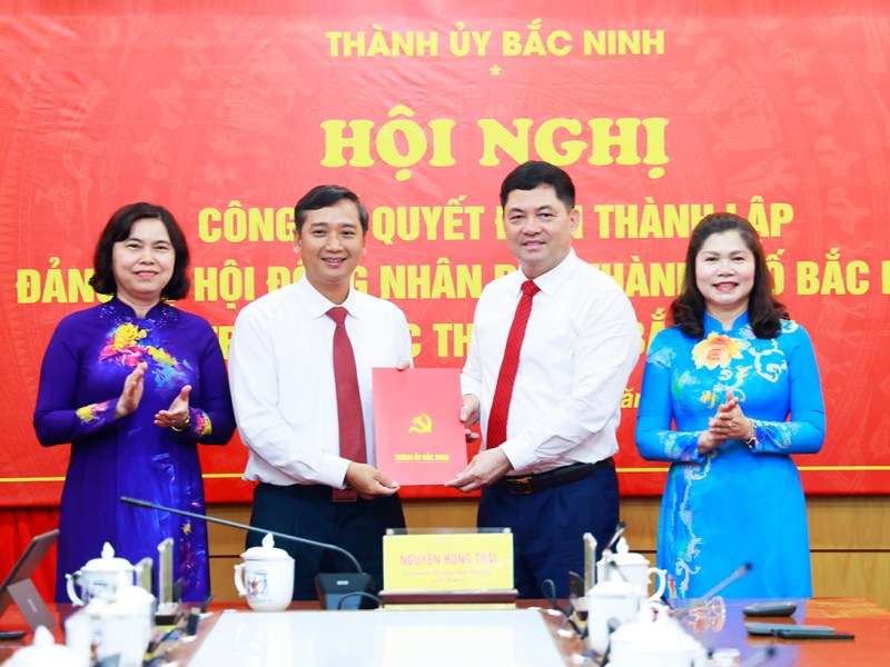 Hội nghị công bố quyết định thành lập Đảng bộ HĐND thành phố Bắc Ninh trực thuộc Thành ủy Bắc&nbsp;Ninh